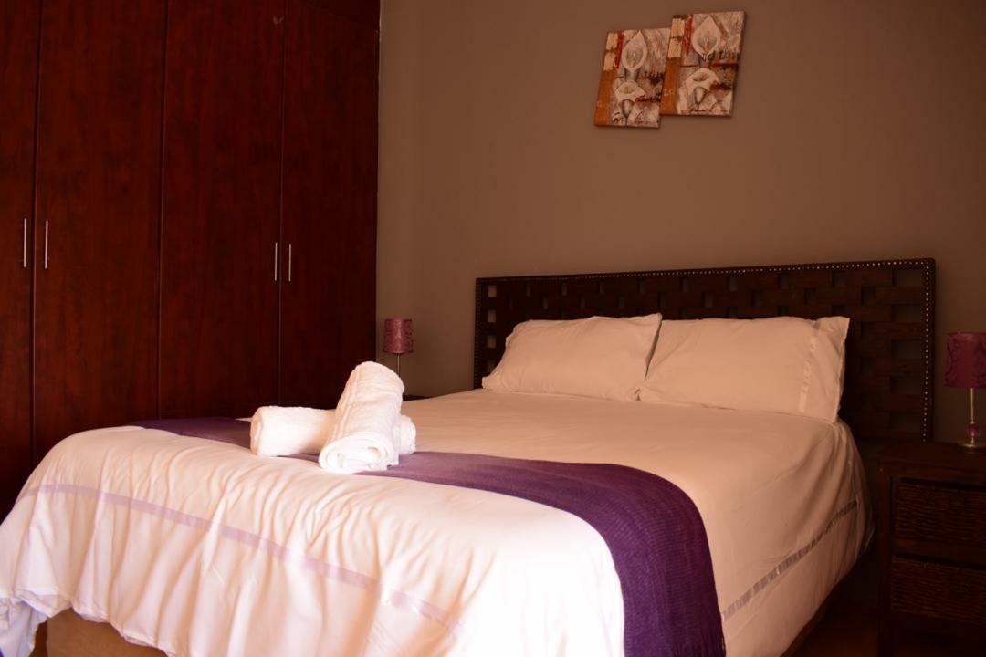 Skyhawk Guesthouse Gaborone Exterior photo